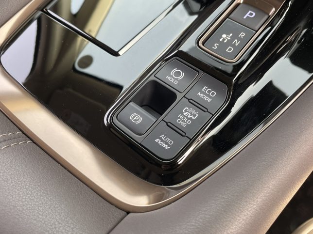 トヨタ アルファードPHEV