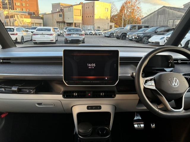 ID.BuzzPro Long Wheelbase Luxury Package