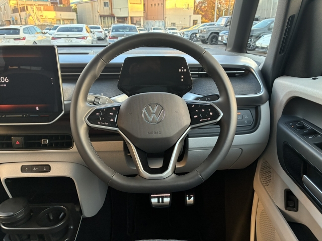 ID.BuzzPro Long Wheelbase Luxury Package