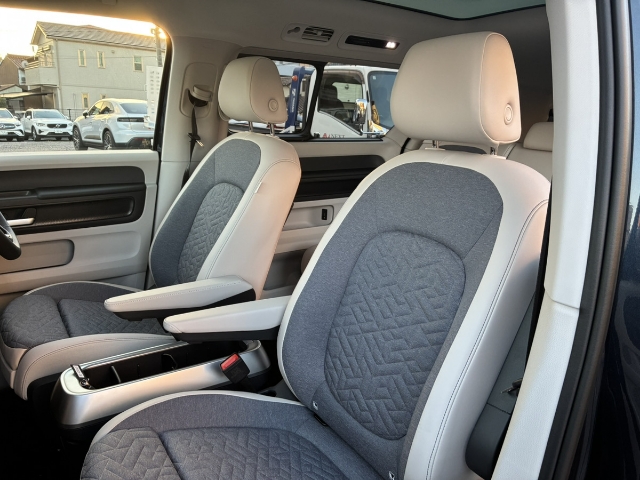 ID.BuzzPro Long Wheelbase Luxury Package