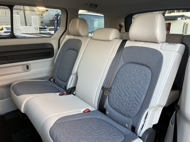 ID.BuzzPro Long Wheelbase Luxury Package