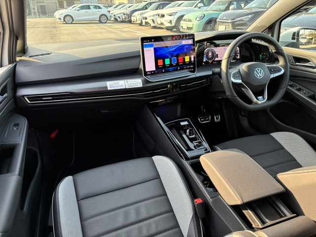 Golf VariantTDI R-LINE