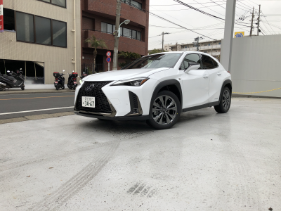 クリス二瓶の高級車レンタカー配達日記 レクサス　UX