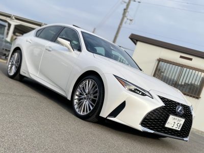 エリーの高級車レンタカー配達日記147～LEXUS・IS300h version.L～